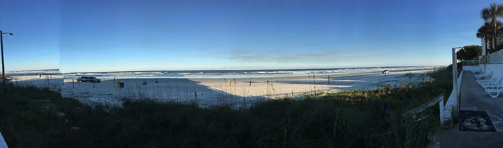 Bahama House - Daytona Beach Shores Hotel